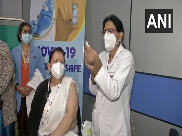 15,000 people have been vaccinated against COVID-19 in J-K till yesterday [Photo/ANI]