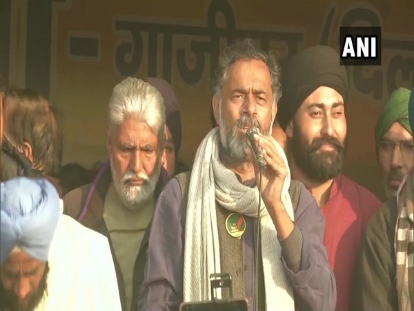 Swaraj India Chief Yogendra Yadav on Delhi-UP border (Photo/ANI)