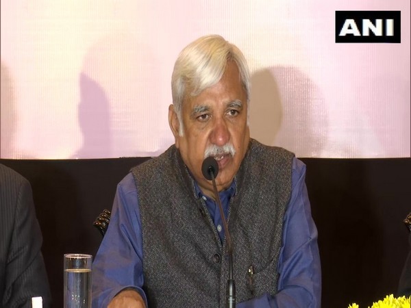 CEC Sunil Arora briefing media in Kolkata (Photo/ANI)