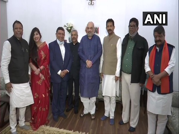 Former TMC leaders join BJP at Amit Shah's residence on Saturday (Photo/ANI)