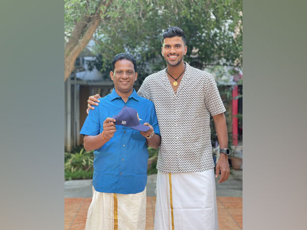 Washington Sundar with father (Photo/ Washington Sundar Twitter)
