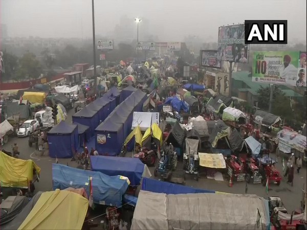 Farmers gathered at Gazipur border. (Photo/ANI)
