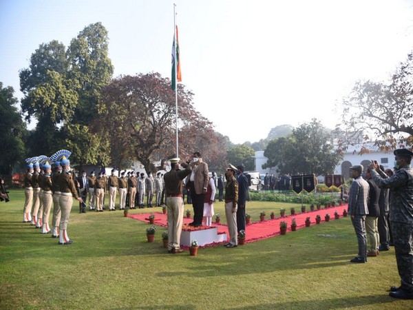 Union Minister Nitin Gadkari unfurling the National Flag on Republic Day at his residence 