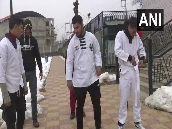 A four-day winter camp has been organised by Jammu and Kashmir Academy of Unified Martial Arts in Pahalgam [Photo/ANI]