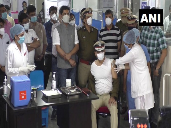 A police officer received the COVID-19 vaccine. (Photo/ANI)