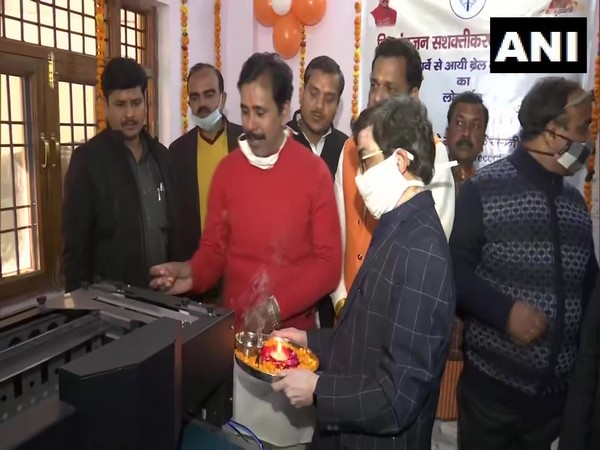 Uttar Pradesh Minister Anil Rajbhar inaugurates Braille printing machine at a government hostel in Lucknow on Tuesday. [Photo/ANI]