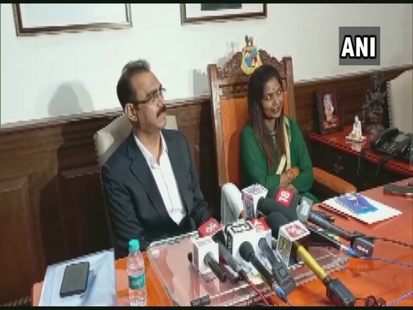 Brihanmumbai Municipal Council Joint Commissioner Ramesh Pawar speaking to media person. (Photo/ANI) 