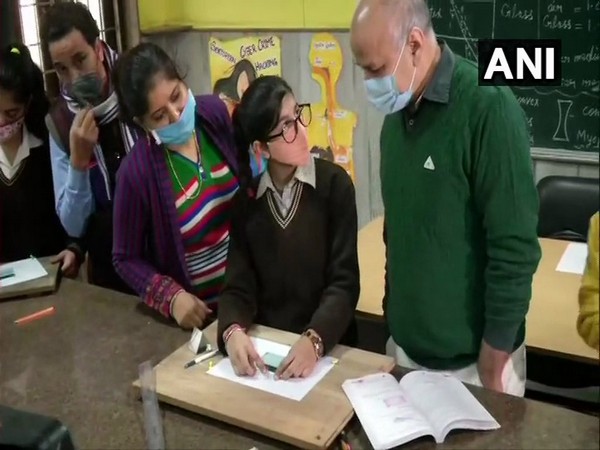 Delhi Education Minister Manish Sisodia interacts with class 9 and 11 school students 