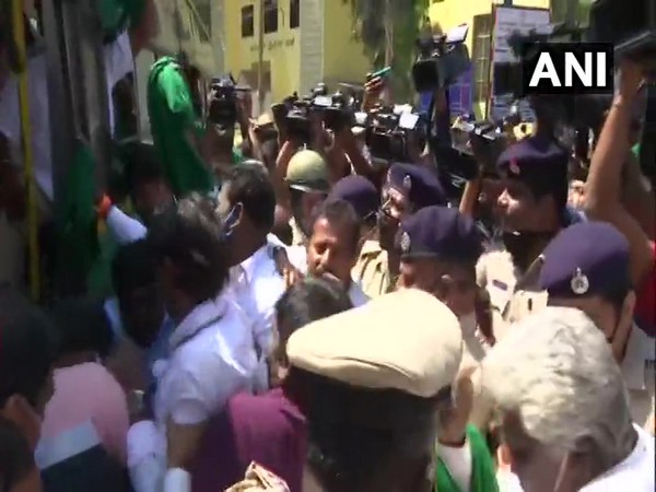 Police detaining protesters agitating outside Yelahanka Police Station 