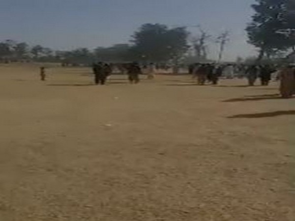 Thousands of Pashtuns poured to streets in Kandahar forcing many families out of their private houses in the Firqa area. (ANI)