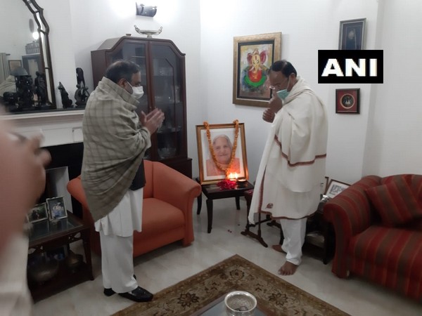 Vice President M Venkaiah Naidu paying homage to Congress MP's mother on Sunday. (Photo/ANI)