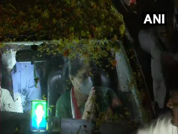 AIADMK leader Sasikala reaches Kanchipuram (Photo/ANI)