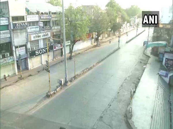 Streets deserted during week-long curfew in Maharashtra's Amravati (Photo/ANI)