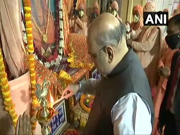 Amit Shah offers prayers at Bharat Sevashram Sangha on West Bengal visit  (Photo/ANI)