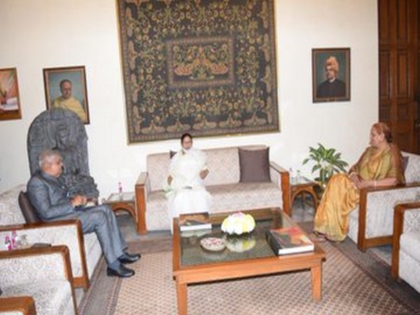West Bengal Governor Jagdeep Dhankhar (left), Chief Minister Mamata Banerjee (centre), Sudesh Dhankar (right)