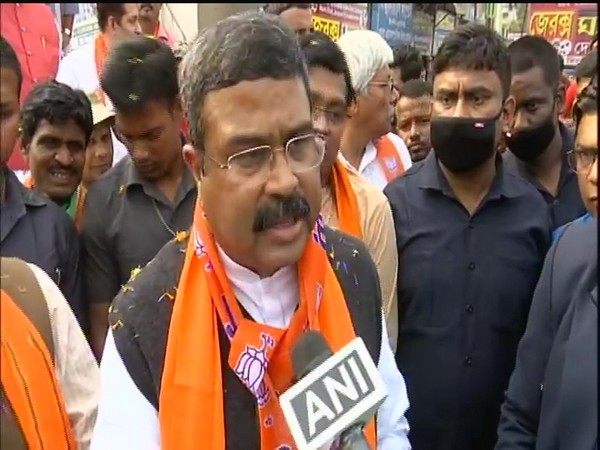 Union Minister Dharmendra Pradhan speaking to ANI 