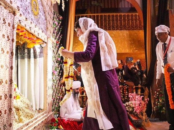 Priyanka Gandhi Vadra at Sant Ravidas temple in Varanasi