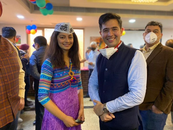 Miss India Delhi 2019 Mansi Sehgal with AAP leader Raghav Chadha. (Photo/ANI)