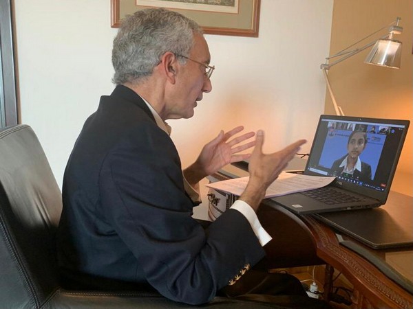 MEA Secretary (Economic Relations) Rahul Chhabra speaking with the delegates of SMUN on Monday. (Photo credit: Twitter/Anurag Srivastava)