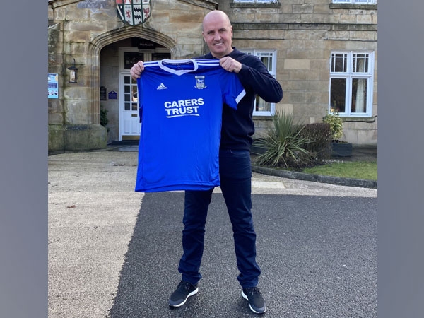 Paul Cook (Photo/ Ipswich Town Twitter) 