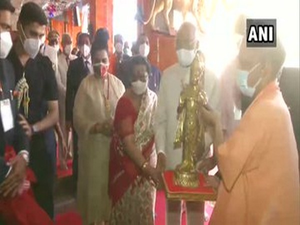 President Ram Nath Kovind and Uttar Pradesh Chief Minister at the temple. (Photo/ANI)