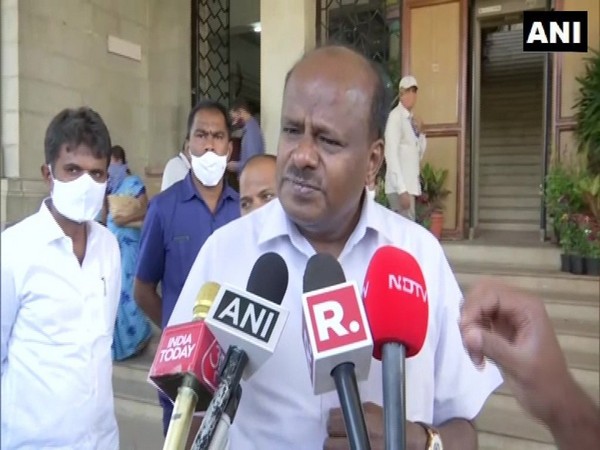 JDS leader HD Kumaraswamy speaking to reporters. (Photo/ANI)