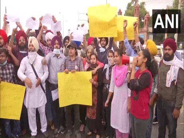 Students staging demonstration in Amritsar (Photo/ANI)