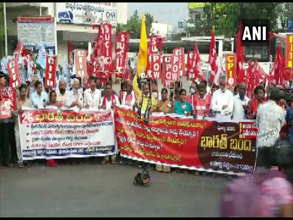 Left parties in Visakhapatnam participating in Bharat band
