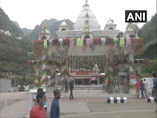 Devotees reached the Mata Vaishno Devi temple in Katra on Tuesday for darshan on the first day of Navratri. [Photo/ANI]
