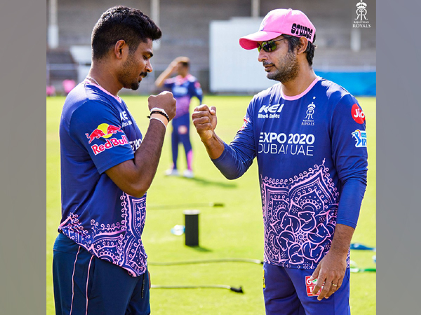 Rajasthan Royals skipper Sanju Samson with Kumar Sangakkara (Photo/ Rajasthan Royals Twitter)