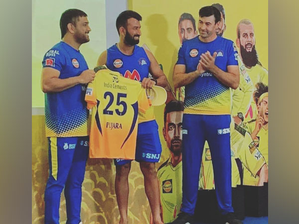 Cheteshwar Pujara with MS Dhoni (Photo/ Cheteshwar Pujara Twitter) 