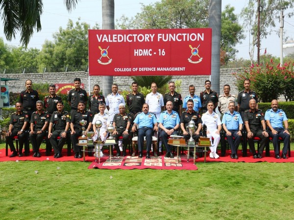 Air Chief Marshal, Indian Air Force RKS Bhadauria (centre) at the Valedictory function at the College of Defence Managemnent. 