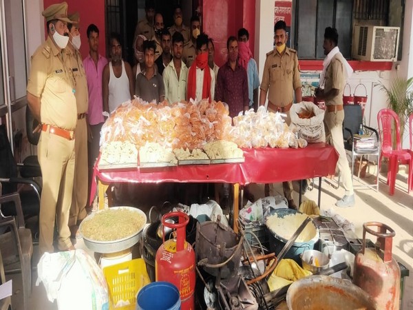 Samosas, jalebi seized by Unnao Police. (Photo/ANI)