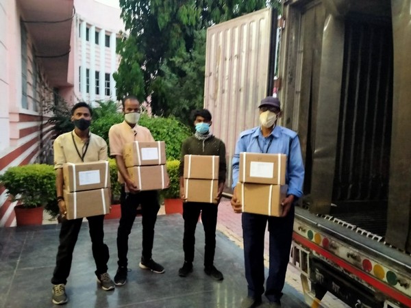 A remdesivir injections being arrived in Indore on Sunday. (Photo/ANI)