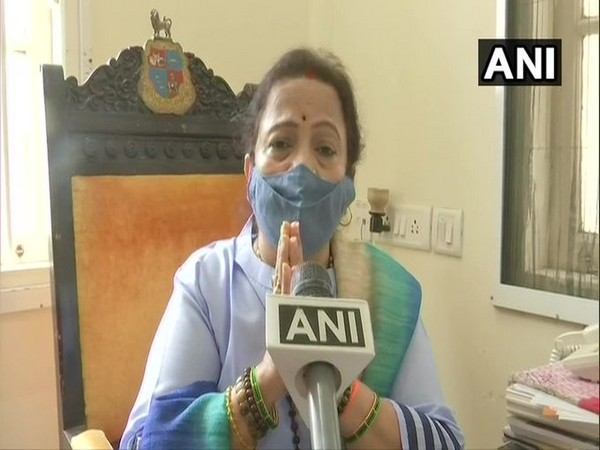 Mumbai Mayor Kishori Pednekar speaking to ANI in Mumbai on Saturday. [Photo/ANI]