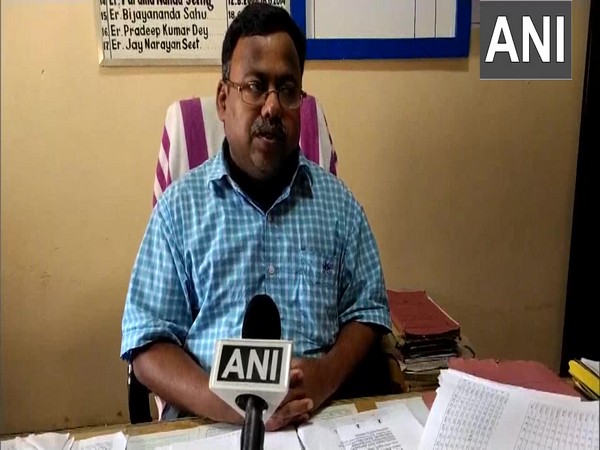 Executive engineer, Jay Narayan Gandhi speaking to ANI. (Photo/ANI)