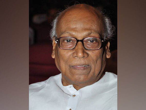 Noted Bengali poet Shankha Ghosh. (Photo: JP Nadda Twitter)