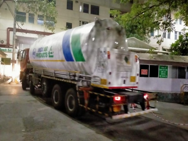 An oxygen tanker at Delhi's Sir Ganga Ram Hospital. [Photo/ANI]