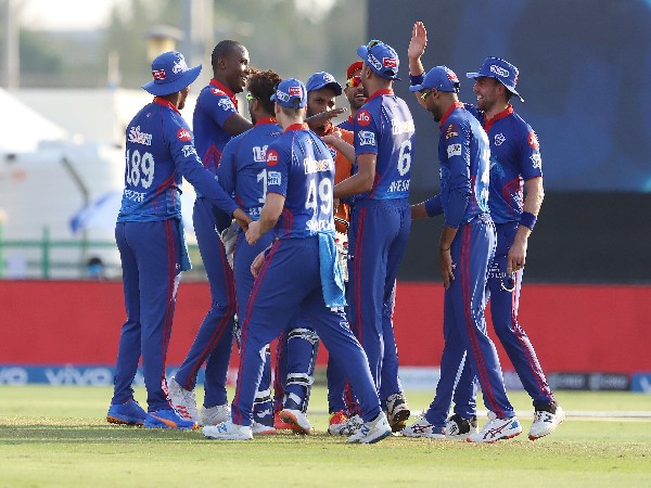DC players celebrate the fall of a RR wicket. (Photo: Twitter/IPL)