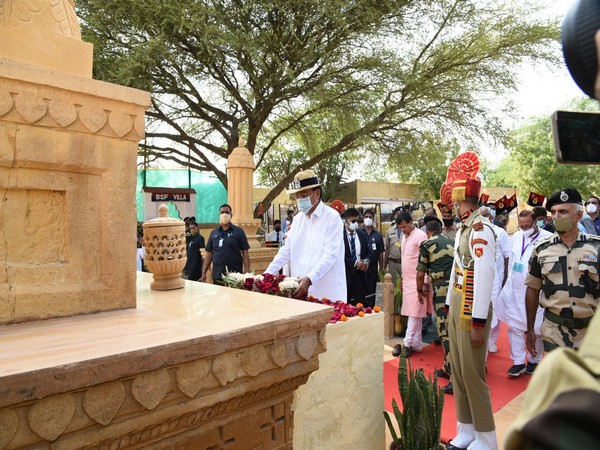 The Vice President, M Venkaiah Naidu at the Longewala war museum (Photo/Twitter)