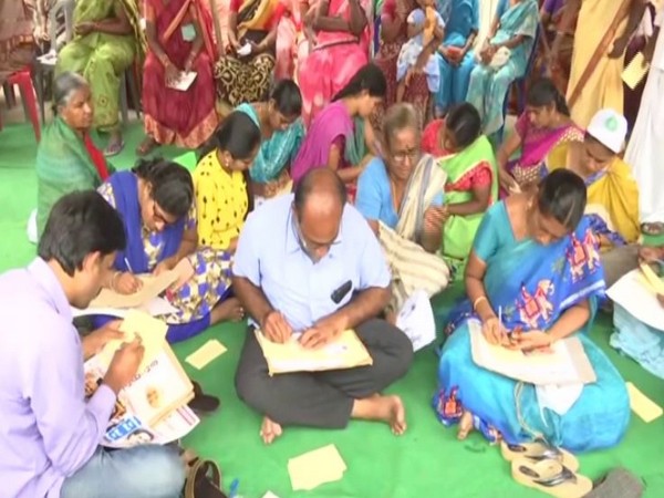 Farmers continued their protest over the issue of state's capital. Photo/ANI