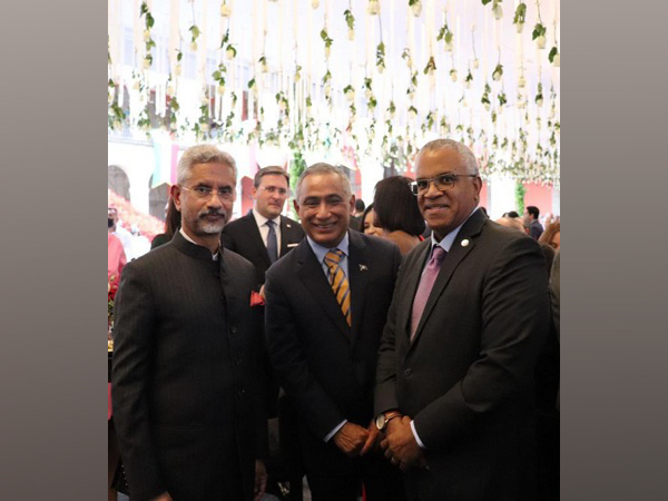 External Affairs Minister S Jaishankar (L), Belizean Prime Minister Johnny Briceno (C) and Foreign Minister Eamon Courtenay (R) (Photo Courtesy: Twitter/DrSJaishankar)