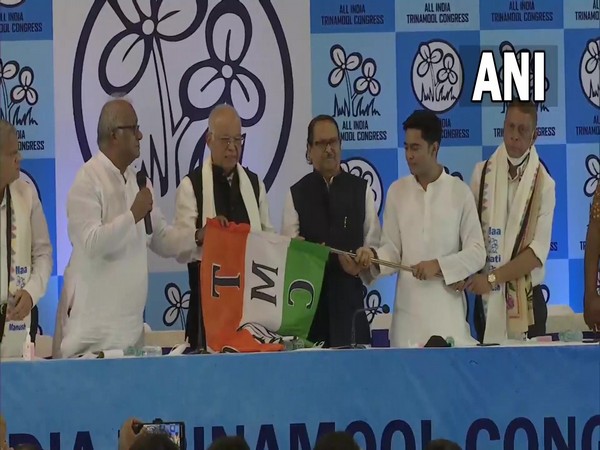 Ex-Congress MLA Luizinho Faleiro joins TMC (Photo/ANI)