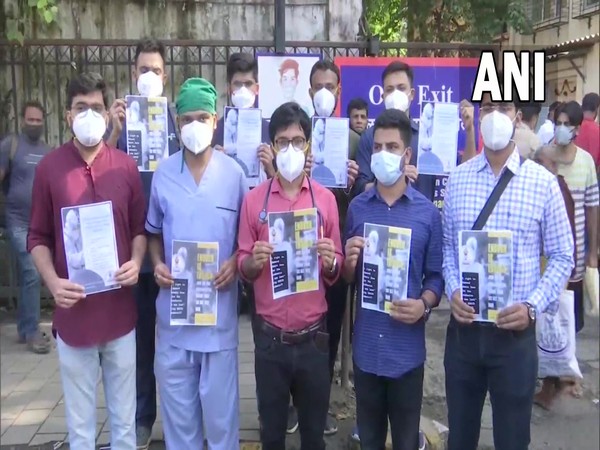 Resident doctors protest in Mumbai on Friday. (Photo/ANI)