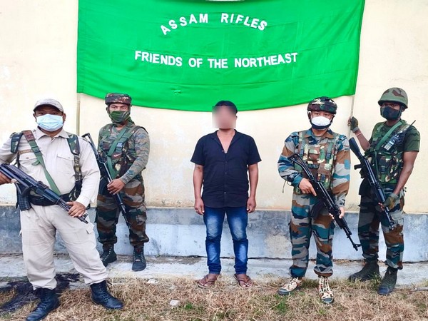 Active insurgent of proscribed Manipur outfit apprehended by Assam Rifles in Bishnupur. (Photo:Twitter/Assam Rifles)