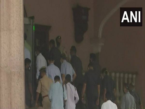 VIsuals of leader arriving at Mumbai guest house (Photo/ANI)