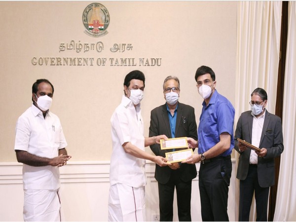 Viswanathan Anand with Tamil Nadu CM MK Stalin (Photo: Twitter/CMOTamilNadu)
