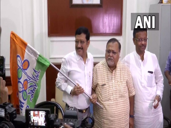 Sabyasachi Dutta joining TMC in Kolkata (Photo/ANI)
