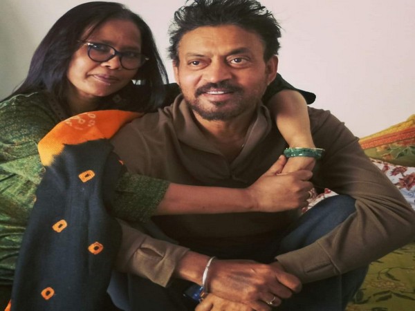 Late Irrfan Khan with his wife Sutapa Sikdar (Image source: Facebook)