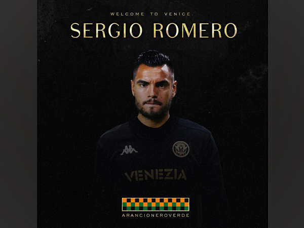 Sergio Romero joins Venezia (Photo/ Venezia FC Twitter)